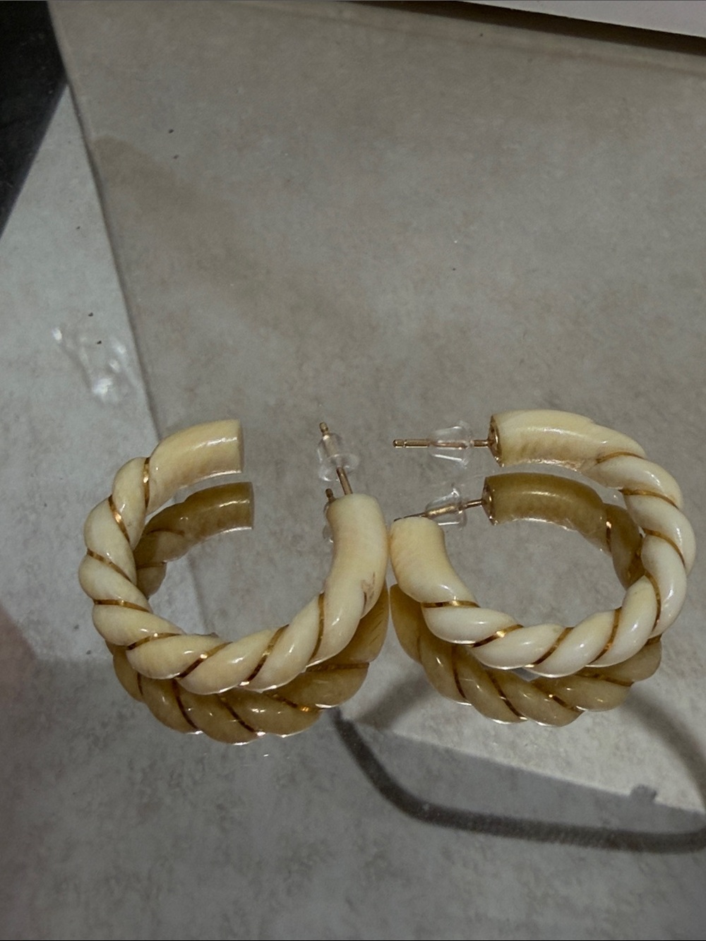 585 gold bone earrings - Picture 2 of 4